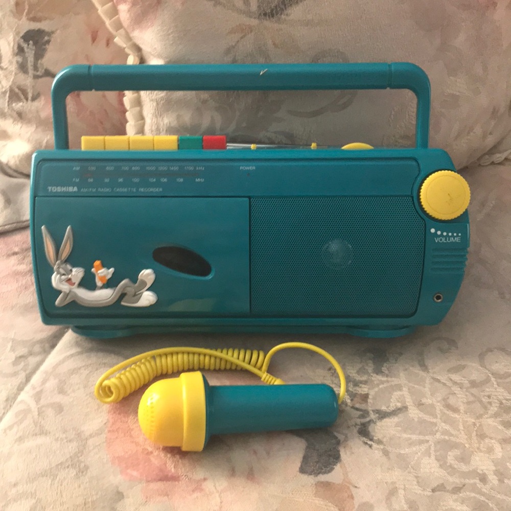 Warner Bros. Bugs Bunny radio/karote machine